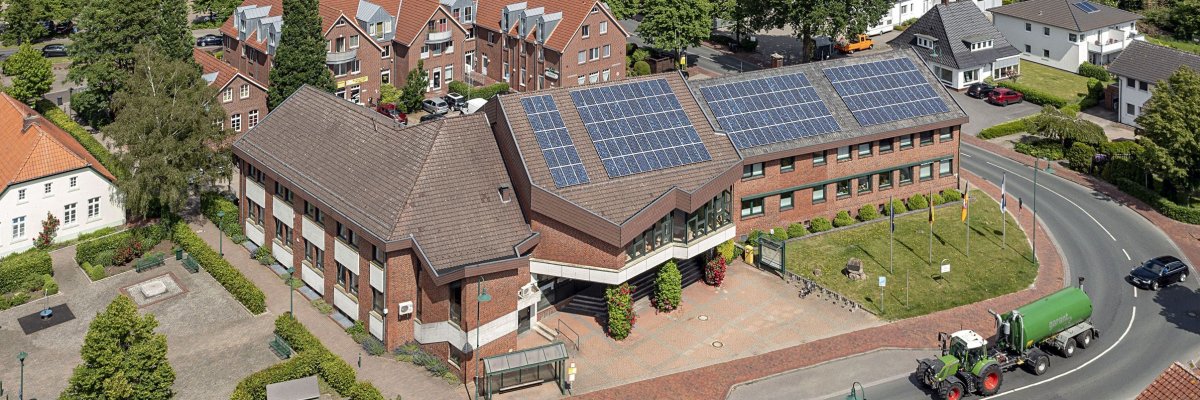 Wardenburg, Drohne, Drone, Rathaus Wardenburger Rathaus