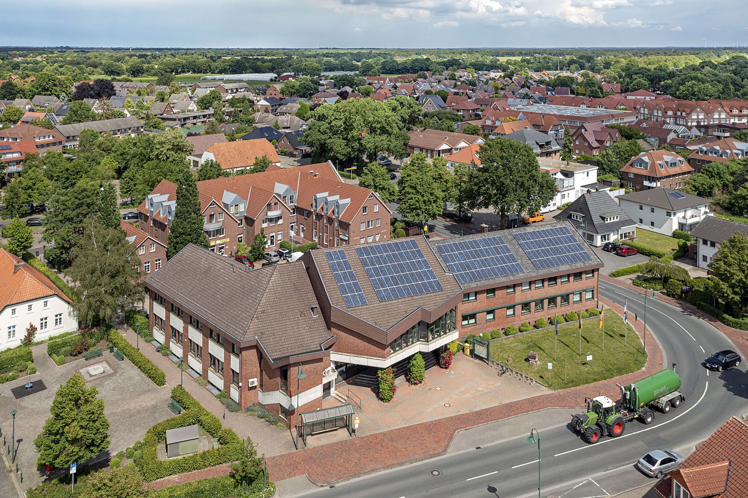 Wardenburg, Drohne, Drone, Rathaus Wardenburger Rathaus