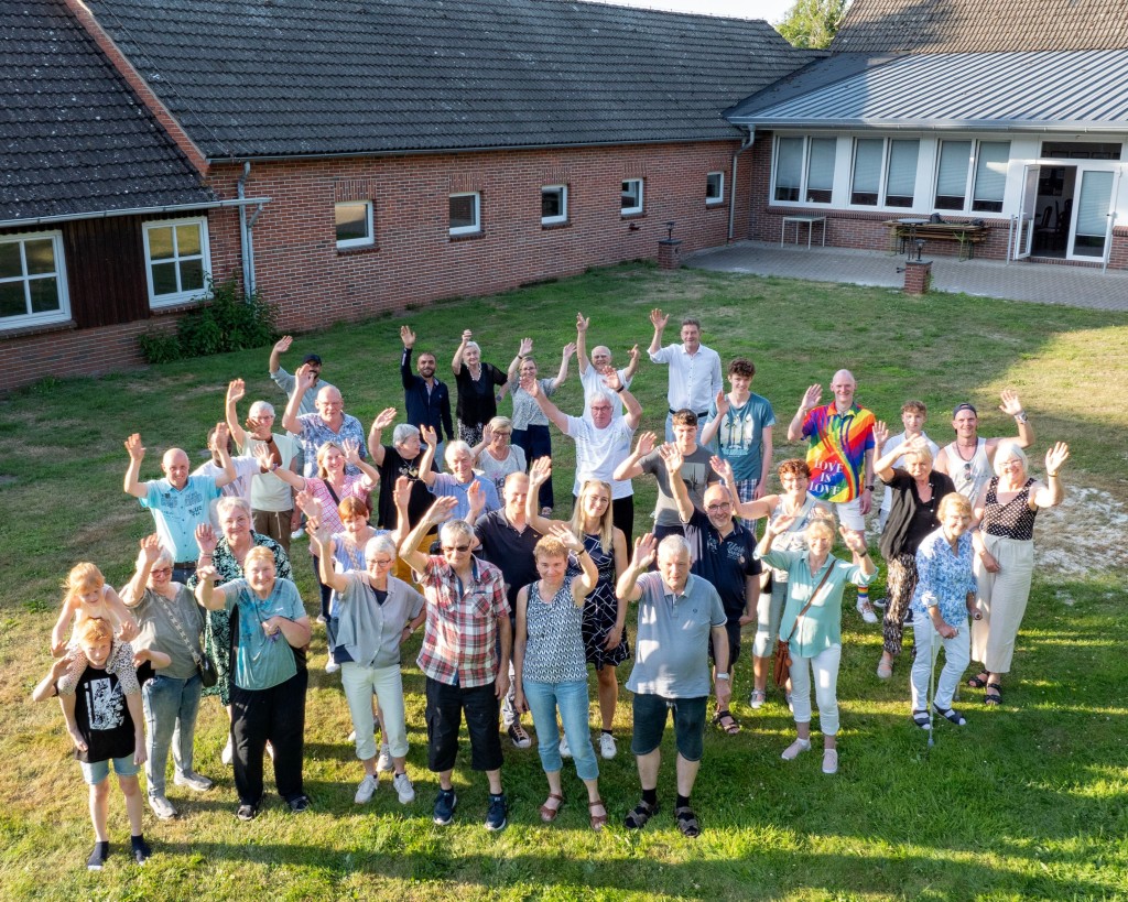 Freiwilligen Tag „Hand in Hand für Wardenburg“. Dort konnten am 21.06.2025 Menschen einen Tag lang unverbindlich in ein Ehrenamt schnuppern. Einzelpersonen oder Gruppen engagierten sich gleichzeitig an diesem Tag in unterschiedlichen gemeinnützigen Projekten.
