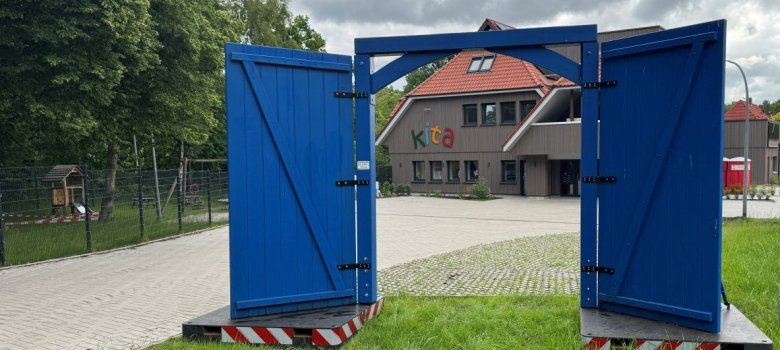 Bild von der Tür vor der Kita
