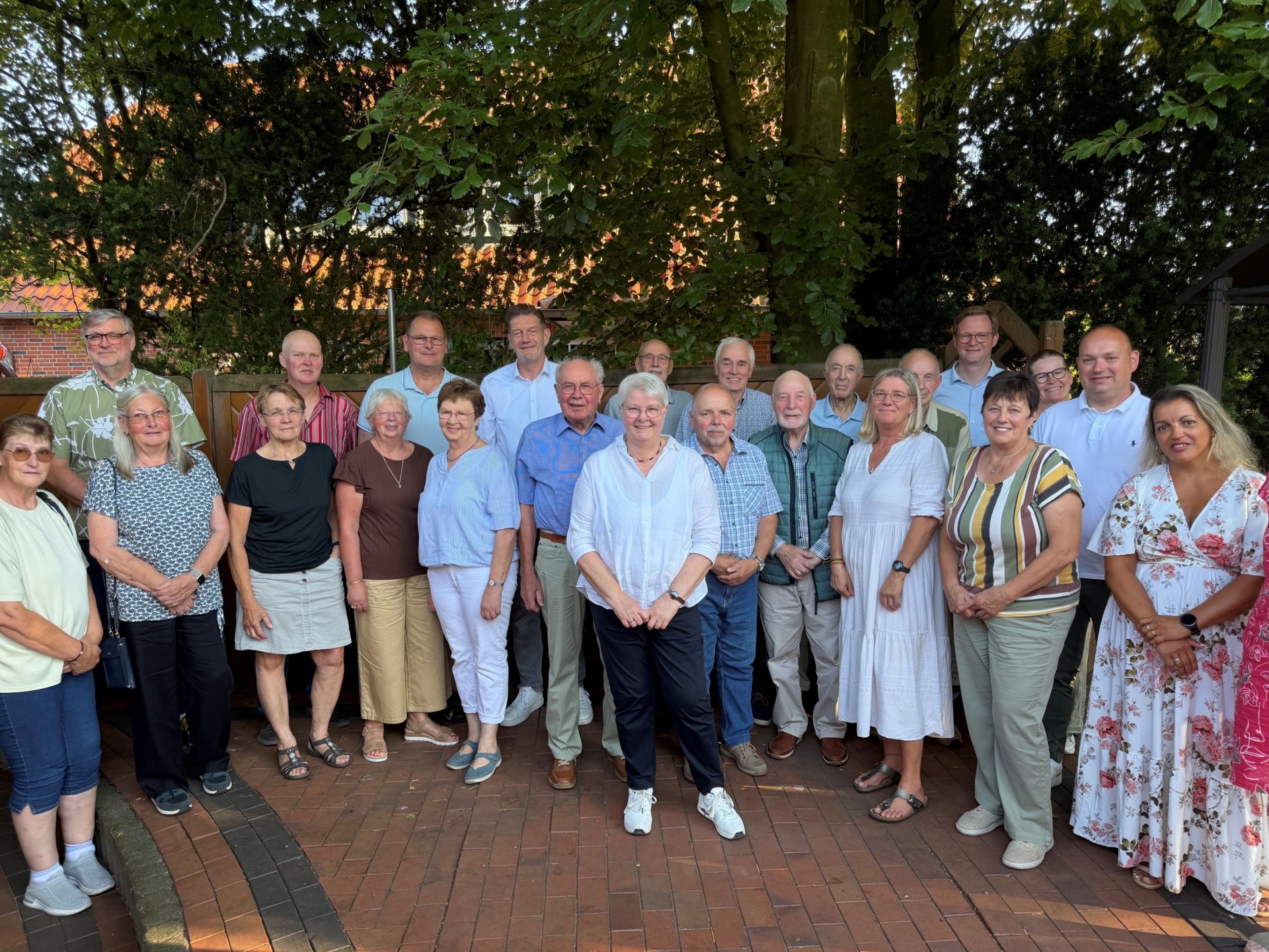 Gruppenfoto mit den Beteiligten